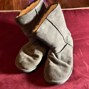 Good used condition Sonoma grey fleece lined ankle boots (size 10)